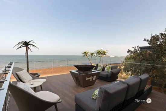 42 Prince Edward Parade, Redcliffe, Qld 4020 - For Sale
