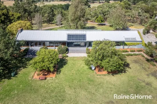 42 Rockglen Way, Gisborne, Vic 3437