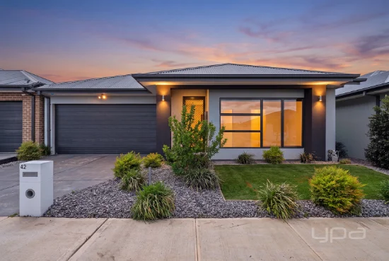 42 Sparrowhawk Crescent, Deanside, Vic 3336