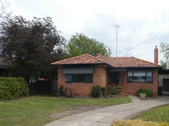 420 Pleasant St S, Newington, Vic 3350 - For Rent