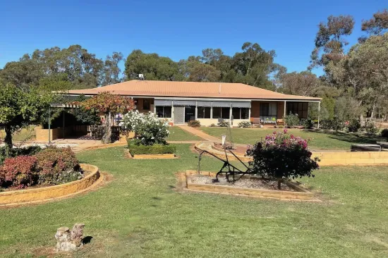 4204 Murray Valley Highway, Yarroweyah, Vic 3644