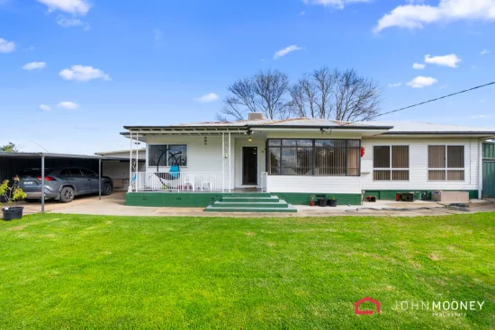 422 Kooringal Road, Lake Albert, NSW 2650