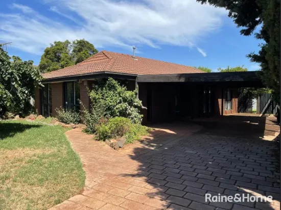 43 First Avenue, Melton South, Vic 3338