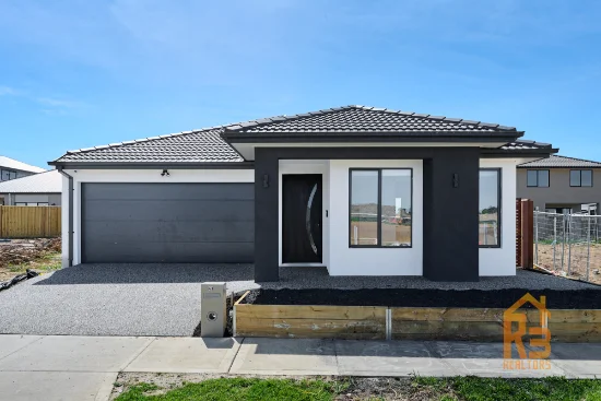 43 Gazebo Street, Pakenham, Vic 3810 - For Sale