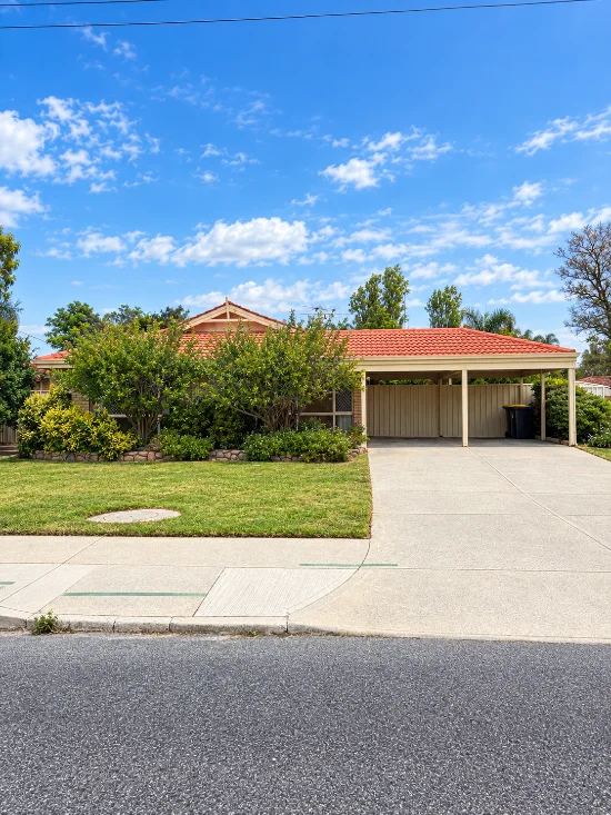 43 Henderson Drive, Seville Grove, WA 6112