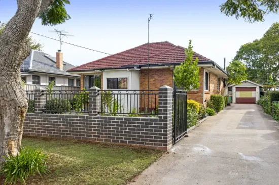 43 Justin Street, Harristown, Qld 4350