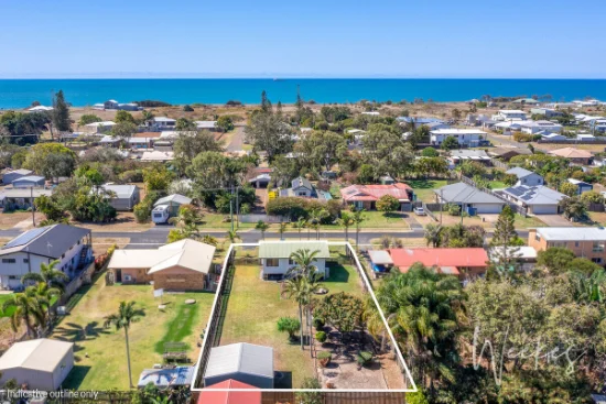 43 Ocean Street, Burnett Heads, Qld 4670