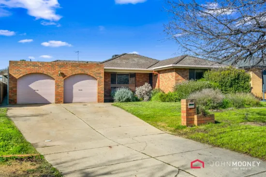 43 Pinaroo Drive, Glenfield Park, NSW 2650