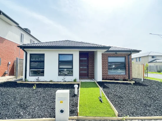 44 Carnegie Rd, Point Cook, Vic 3030