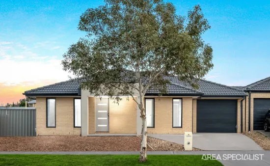 44 Highfield Way, Kurunjang, Vic 3337