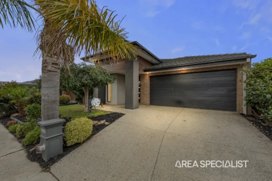 44 Strettle Crescent, Cranbourne North, Vic 3977