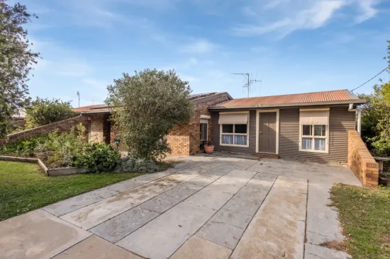 45 Bendigo Road, Kerang, Vic 3579