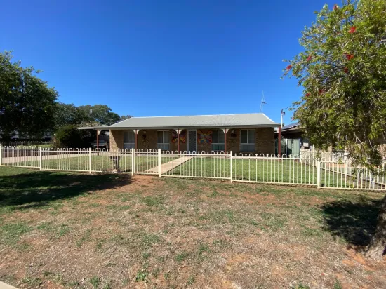 45 Flinders Street, Parkes, NSW 2870