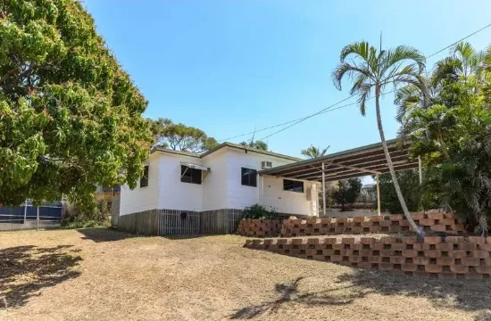 45 Higgins Street, West Gladstone, Qld 4680