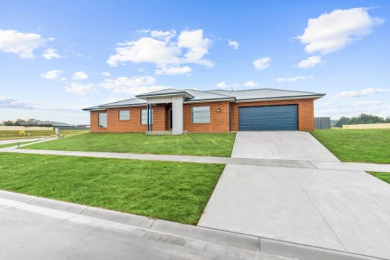45 Wiggins Avenue, Maffra, Vic 3860