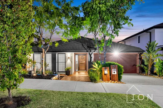 47 Flagstaff Crescent, Clyde North, Vic 3978