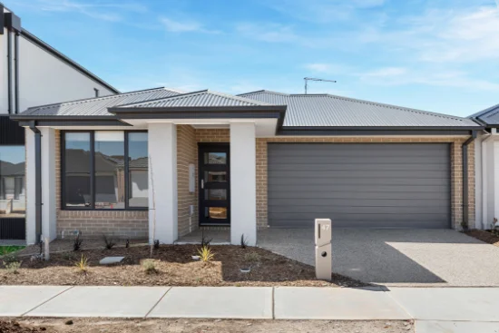 47 Frank Avenue, Truganina, Vic 3029 - For Rent