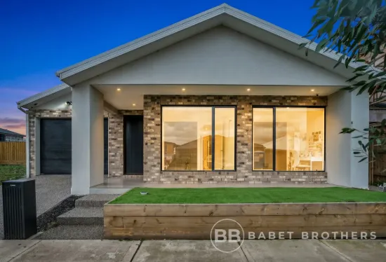 48 Camembert Loop, Donnybrook, Vic 3064