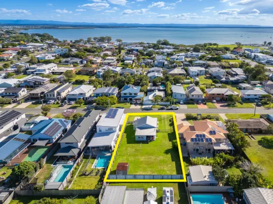 48 Central Avenue, Scarborough, Qld 4020