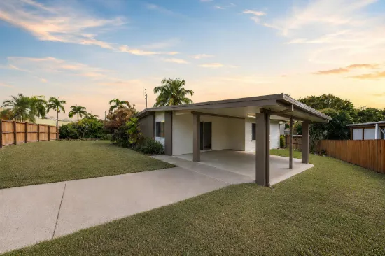 48 Manooka Drive, Cannonvale, Qld 4802