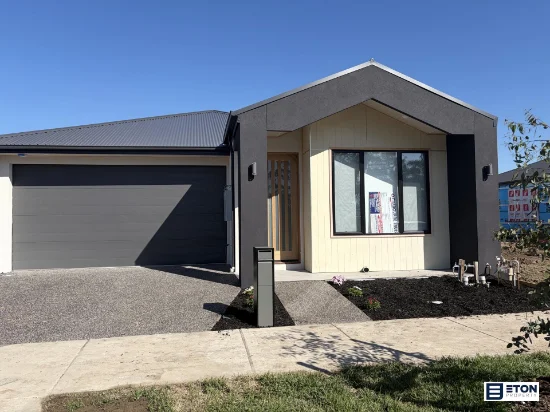 48 Riceflower Road, Mickleham, Vic 3064 - For Rent