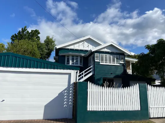 49 Birch St, Manunda, Qld 4870