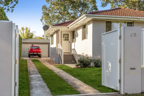 49 Dunmore St, East Toowoomba, Qld 4350 - For Rent