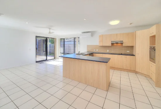 49 Kakadu Street, Parkinson QLD 4115 - For Rent