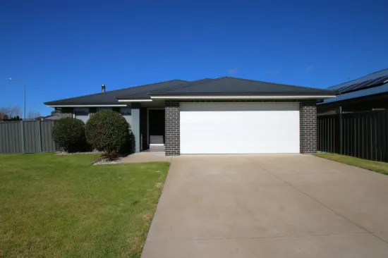 49 Valencia Drive, Orange, NSW 2800
