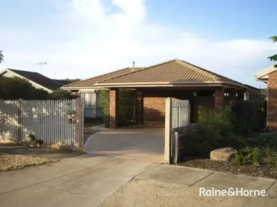 49 Walsingham Crescent, Kurunjang, Vic 3337