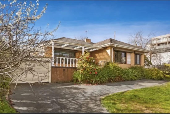 494 Elgar Road, Box Hill North, Vic 3129