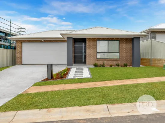 5 & 5A Skyline Street, Menangle Park, NSW 2563