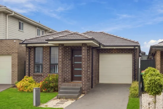 5 Armidale Circuit, Gregory Hills, NSW 2557