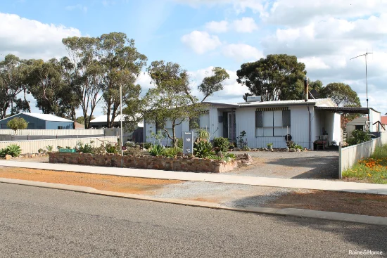 5 Armstrong Street, Cranbrook, WA 6321
