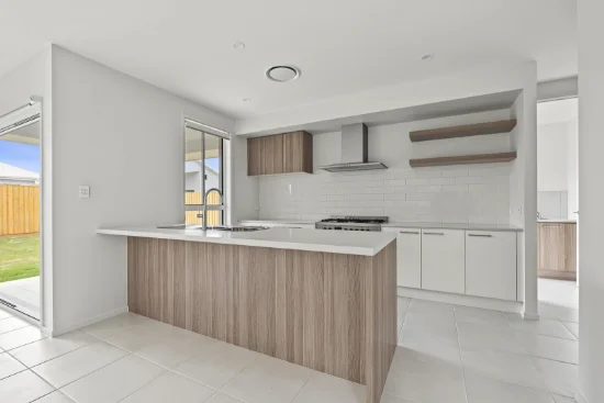 5 Avon Cres, Banya, Qld 4551