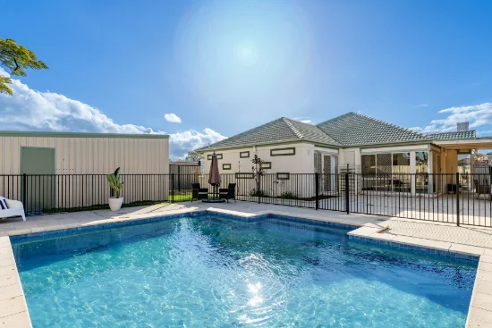 5 Avondale Drive, Banora Point, NSW 2486