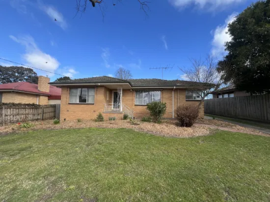 5 Banool Avenue, Kilmore, Vic 3764