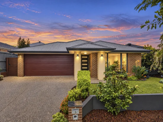 5 Belmont Crescent, Pakenham, Vic 3810 - For Sale