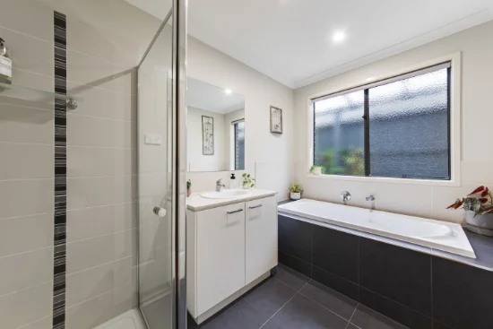 5 Belmont Crescent, Pakenham, Vic 3810-Image