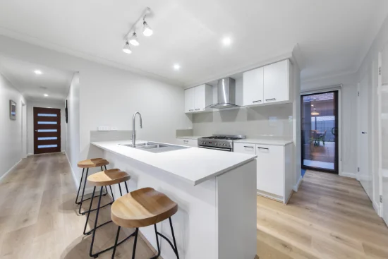 5 Belmont Crescent, Pakenham, Vic 3810-Image