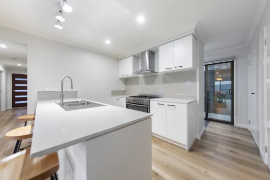 5 Belmont Crescent, Pakenham, Vic 3810-Image