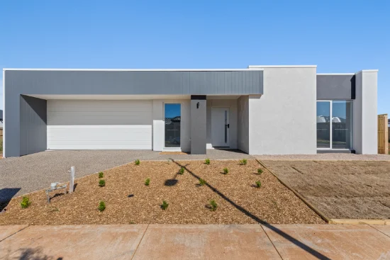5 Bluestar Grove, Thornhill Park, Vic 3335