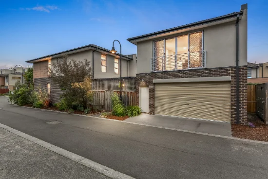 5 Brookside Drive, Knoxfield, Vic 3180