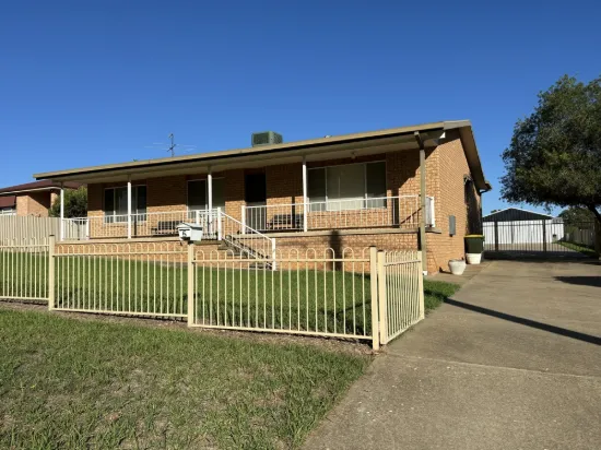 5 Bundarbo Street, Harden, NSW 2587