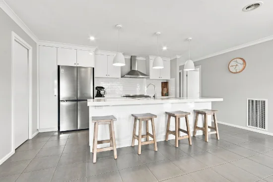 5 Cambridge Way, Traralgon, Vic 3844 - Sold