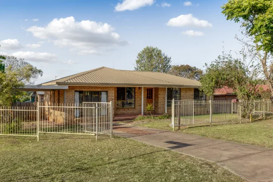 5 Champagne Crescent, Wilsonton Heights, Qld 4350
