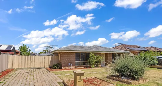5 Christina Crescent, Kurunjang, Vic 3337
