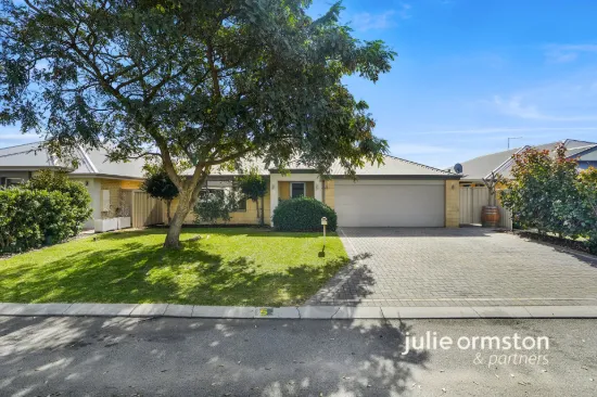 5 Clivia Heights, Sinagra, WA 6065