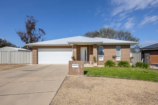 5 Couch Court, Turvey Park, NSW 2650 - For Sale