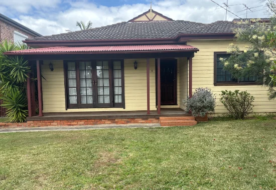 5 Doris Street, Picnic Point, NSW 2213